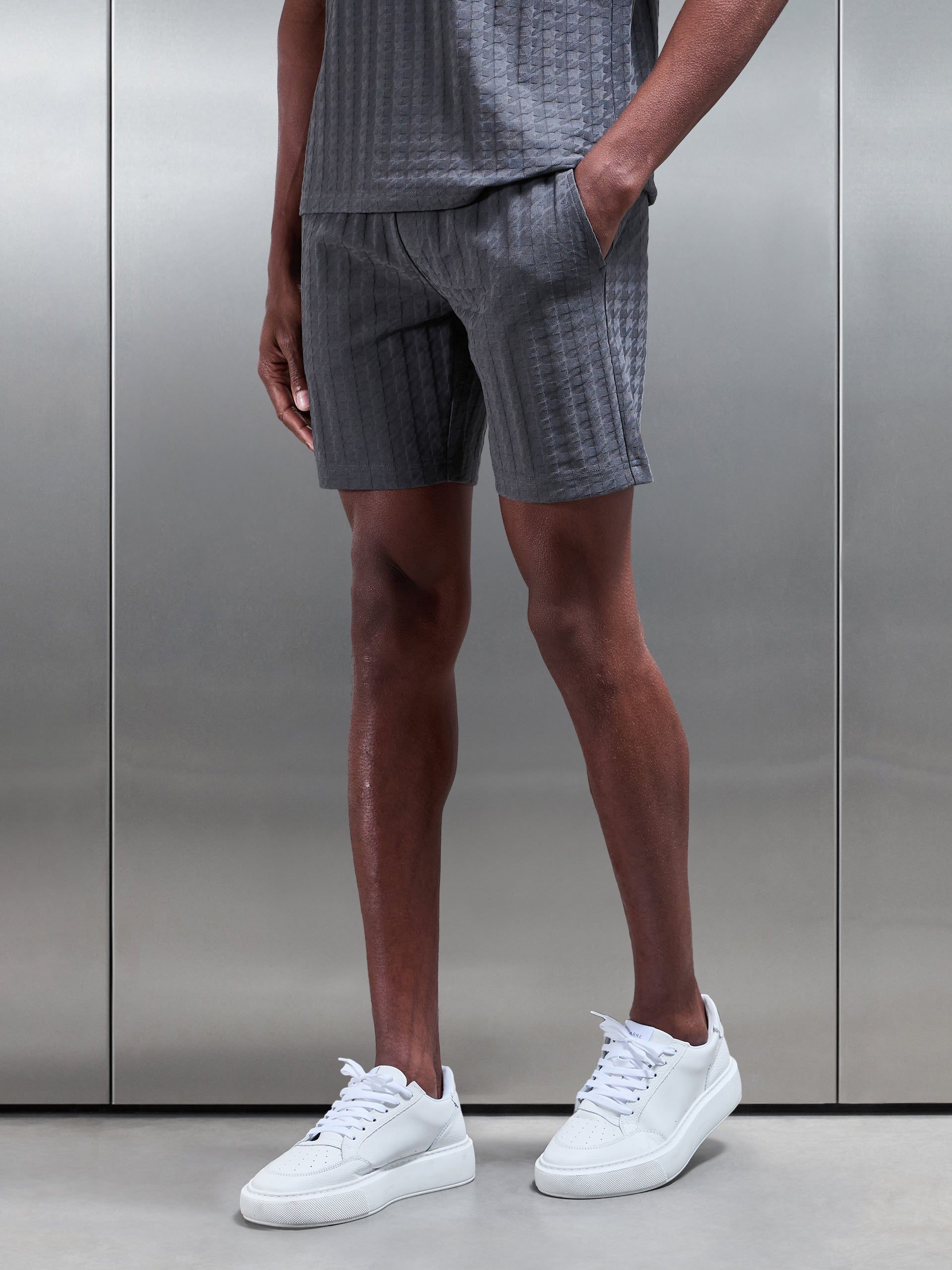 Arco Short in Grey