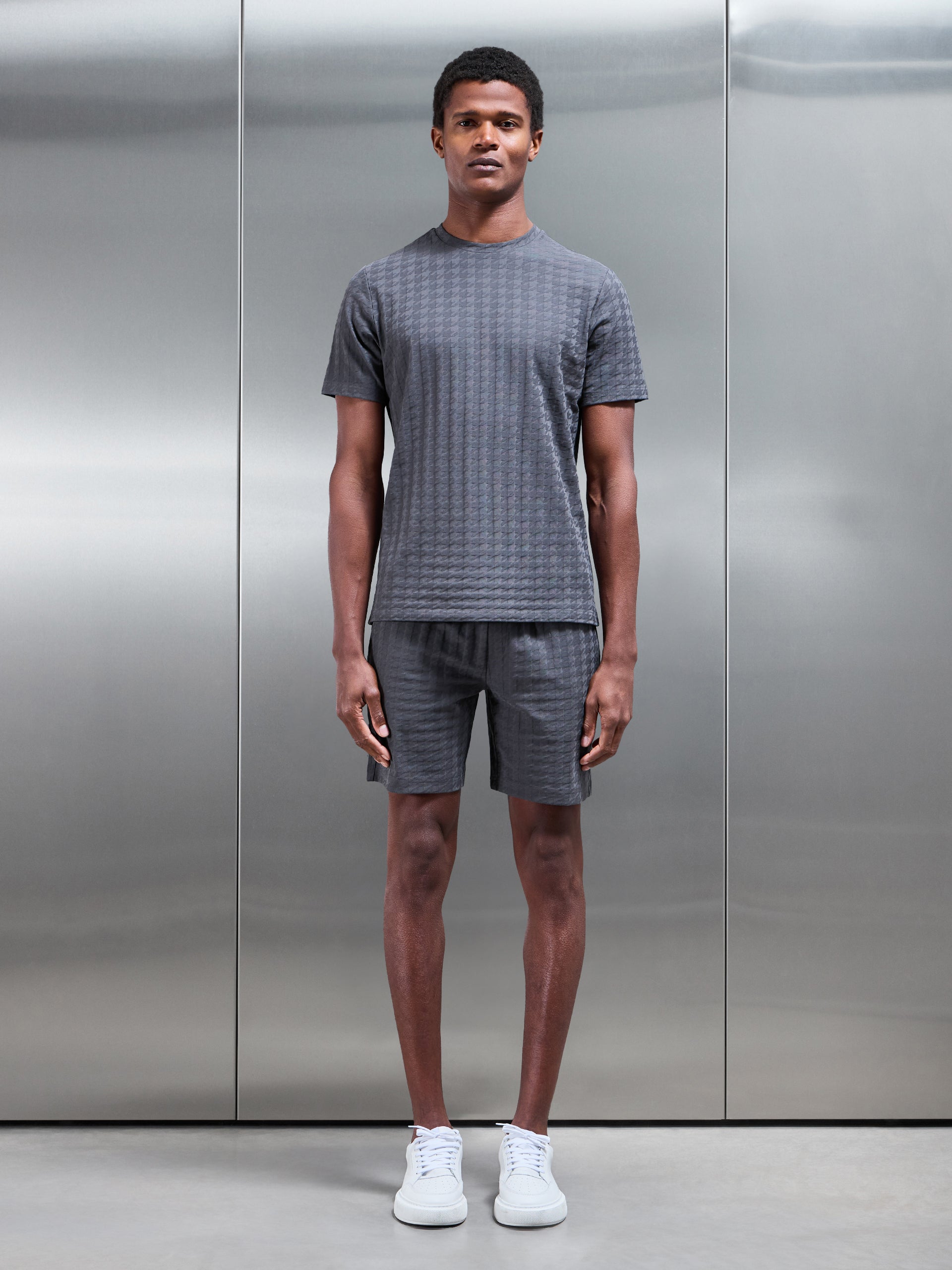 Arco Short in Grey