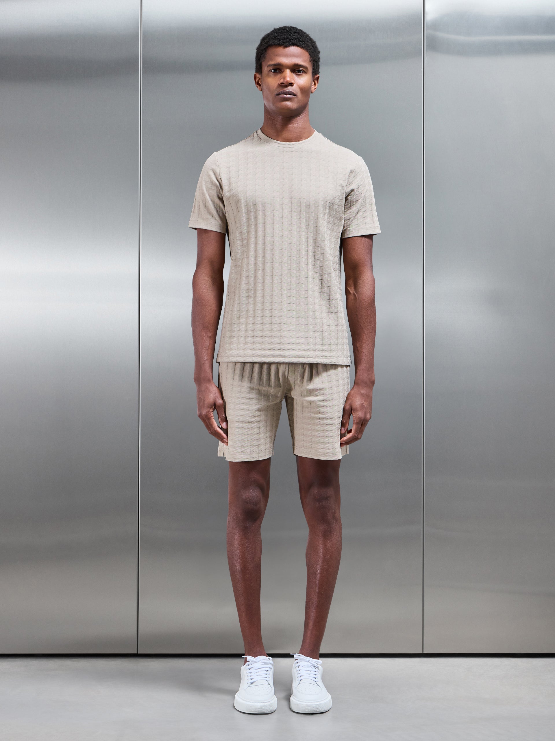 Arco Short in Stone