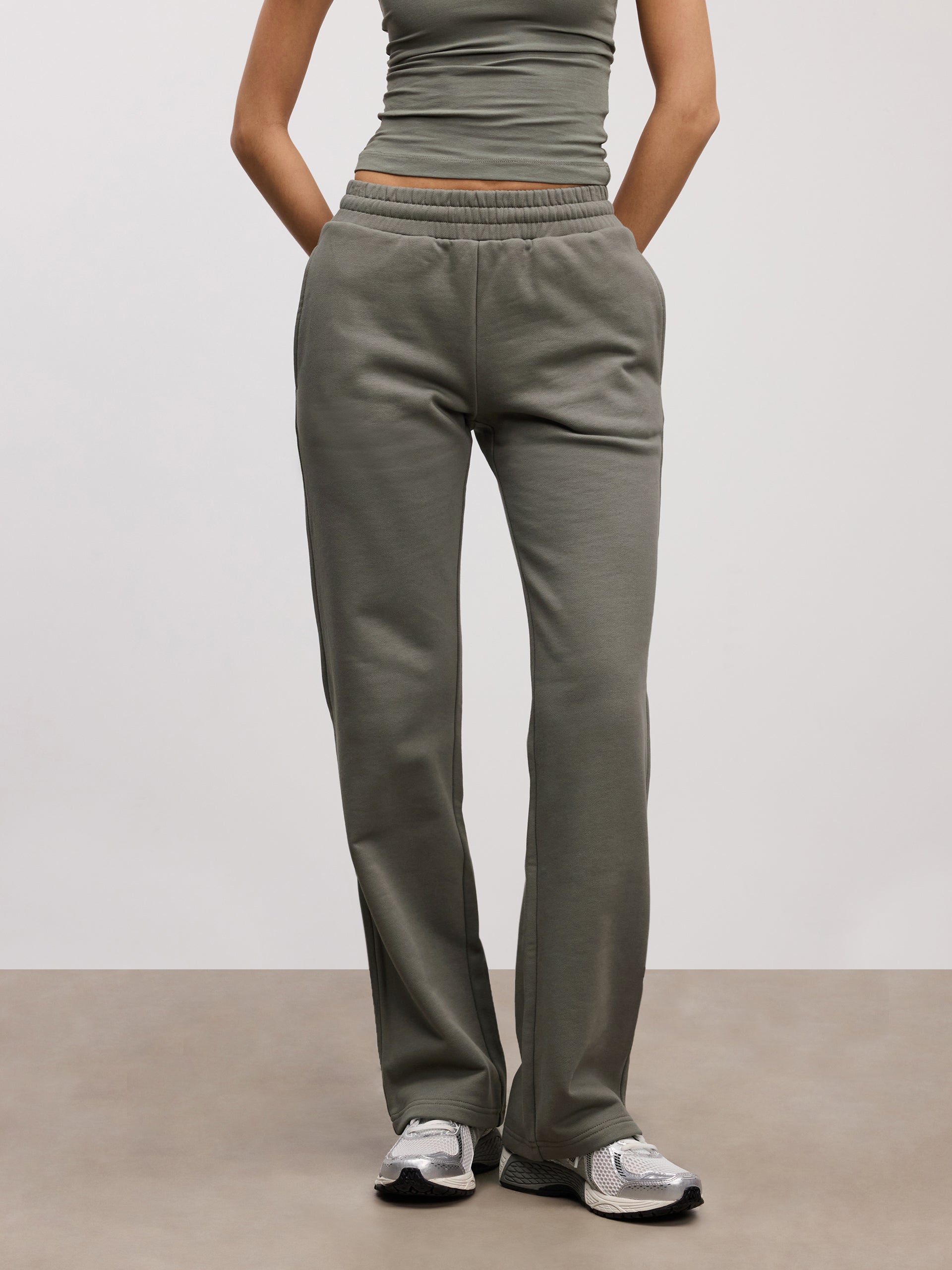 Womens Relaxed Jersey Straight Leg Jogger in Sage