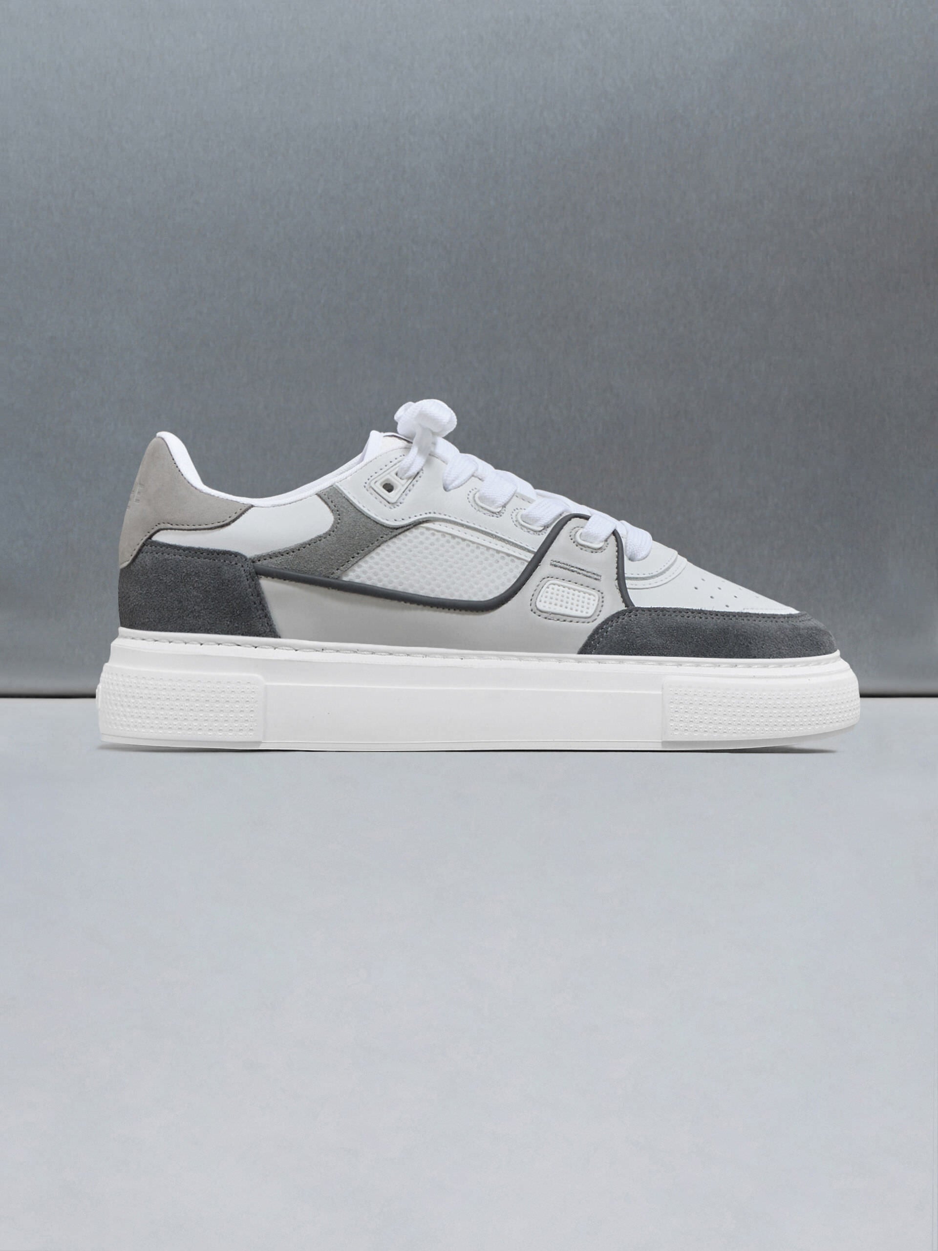 Atlas Trainer in White Grey