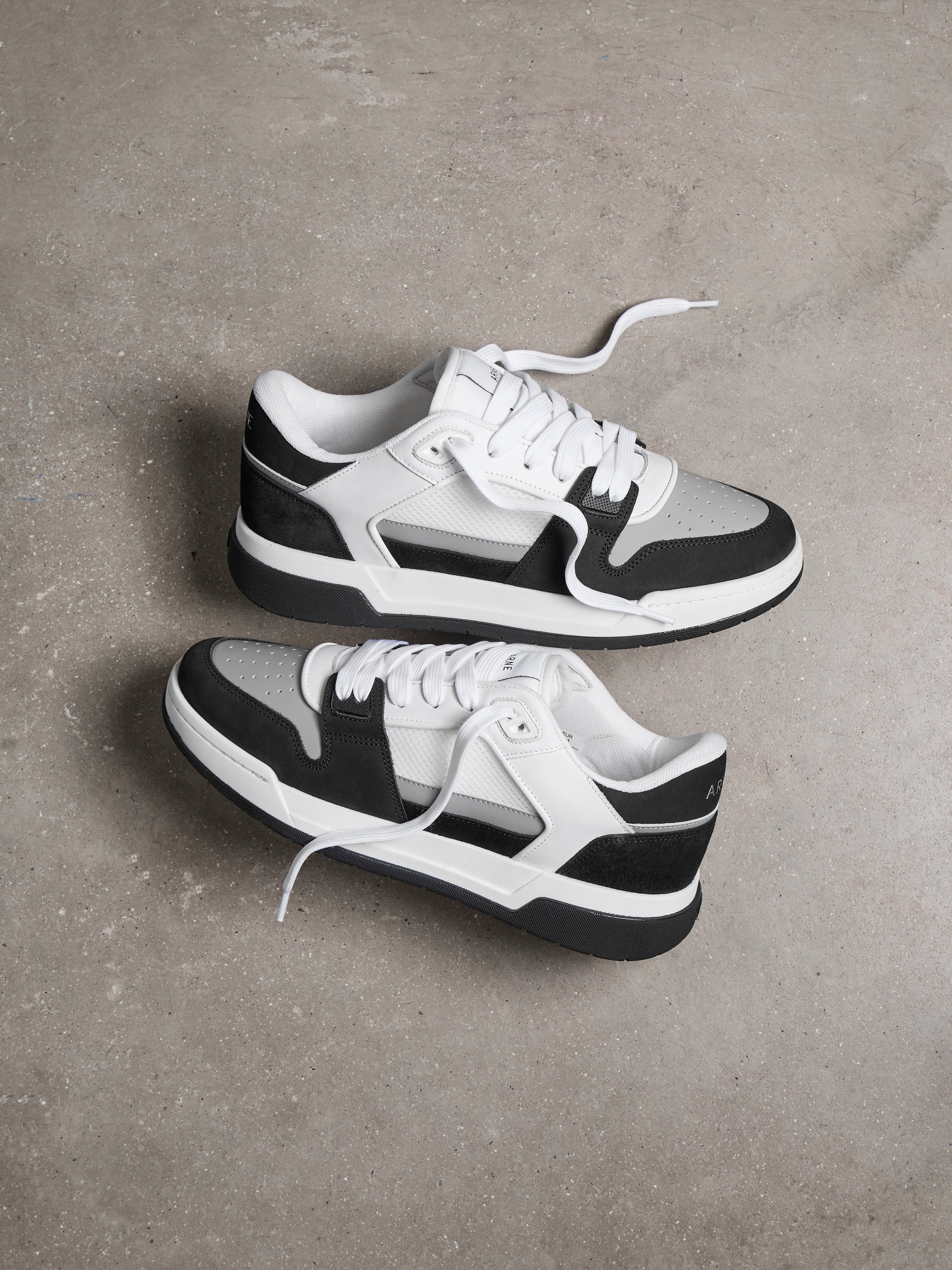 Basket Trainer in Black Ice