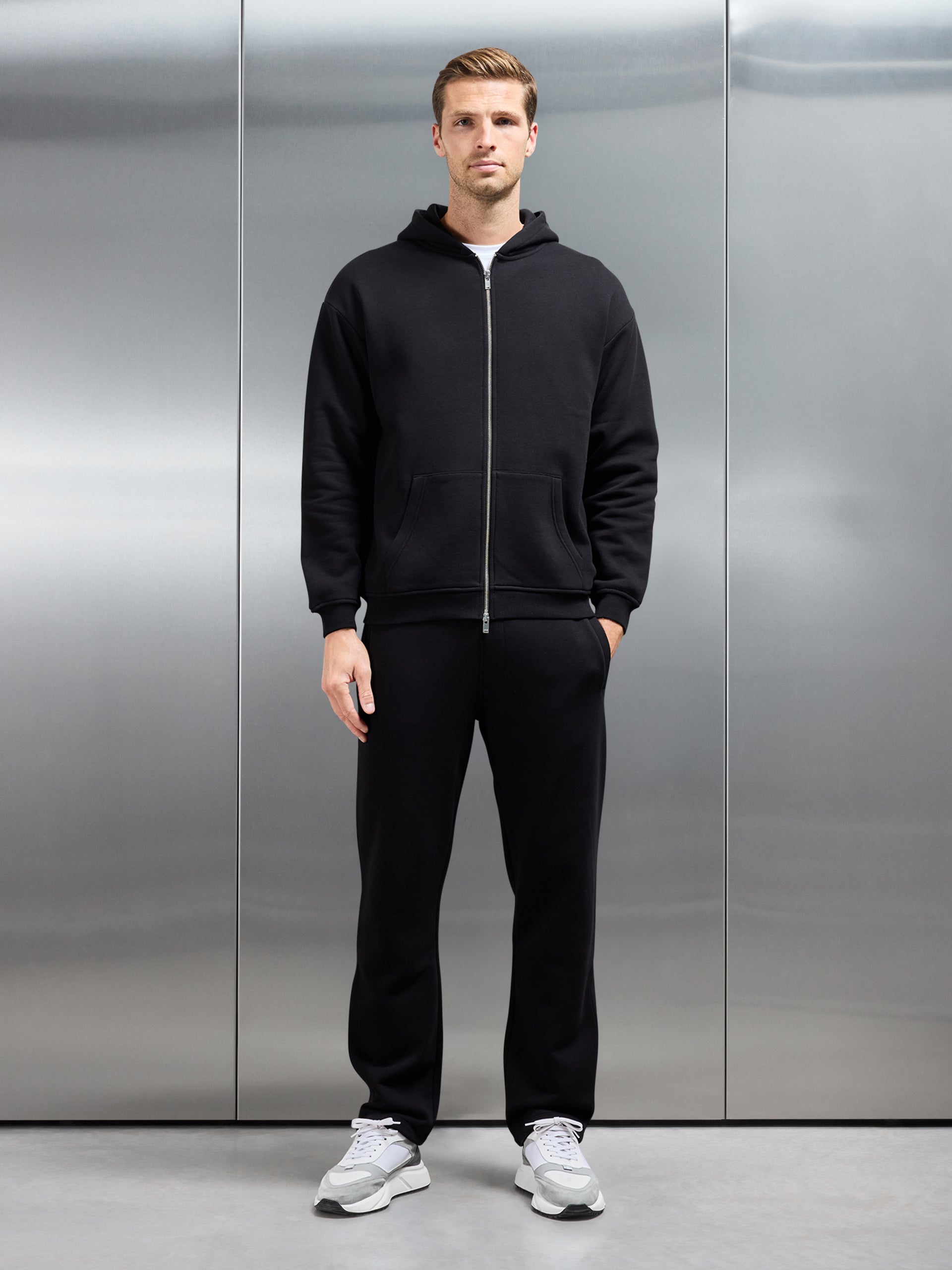Essential Straight Leg Jogger in Black