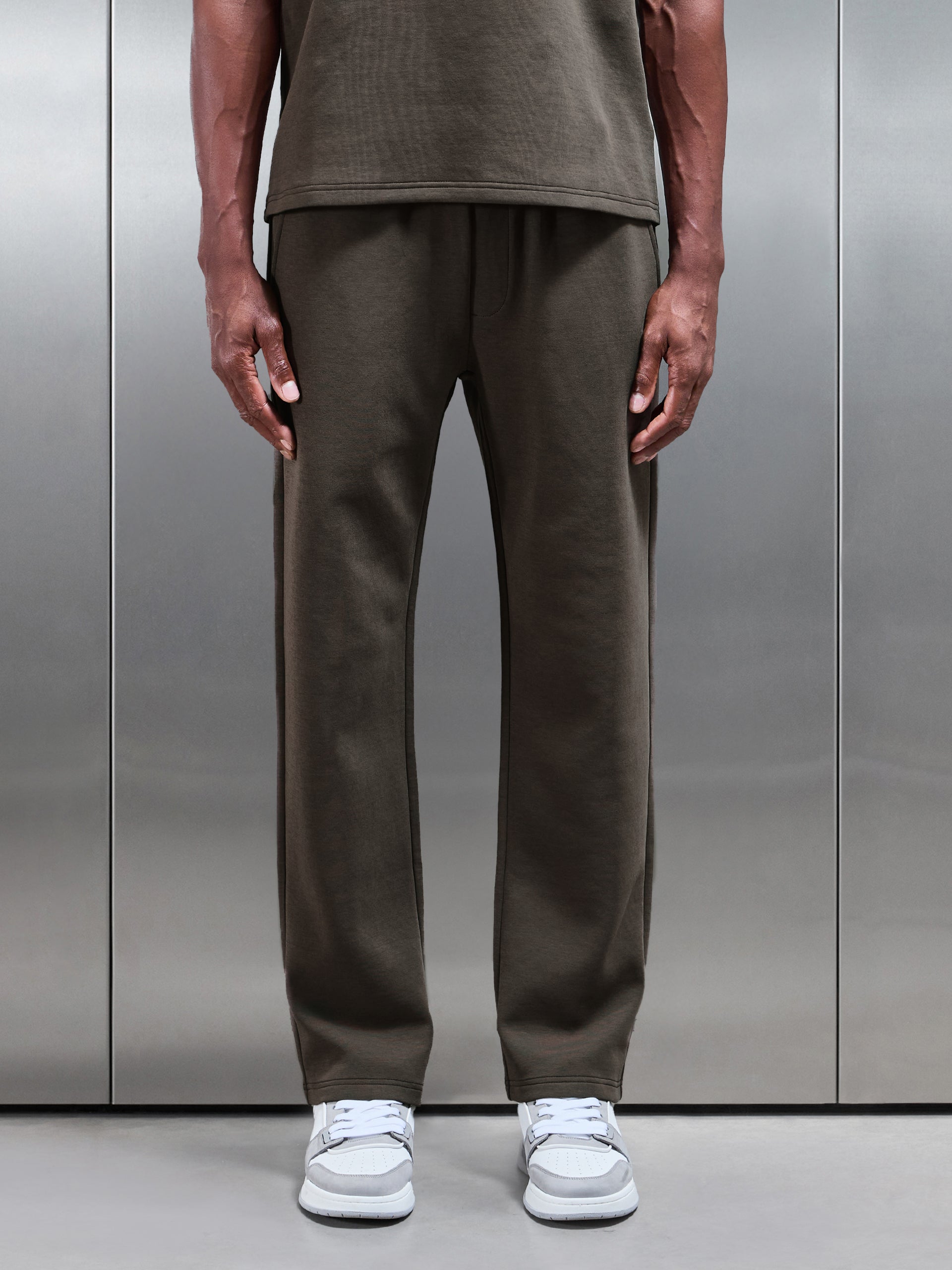 Everyday Luxe Straight Leg Jogger in Brown