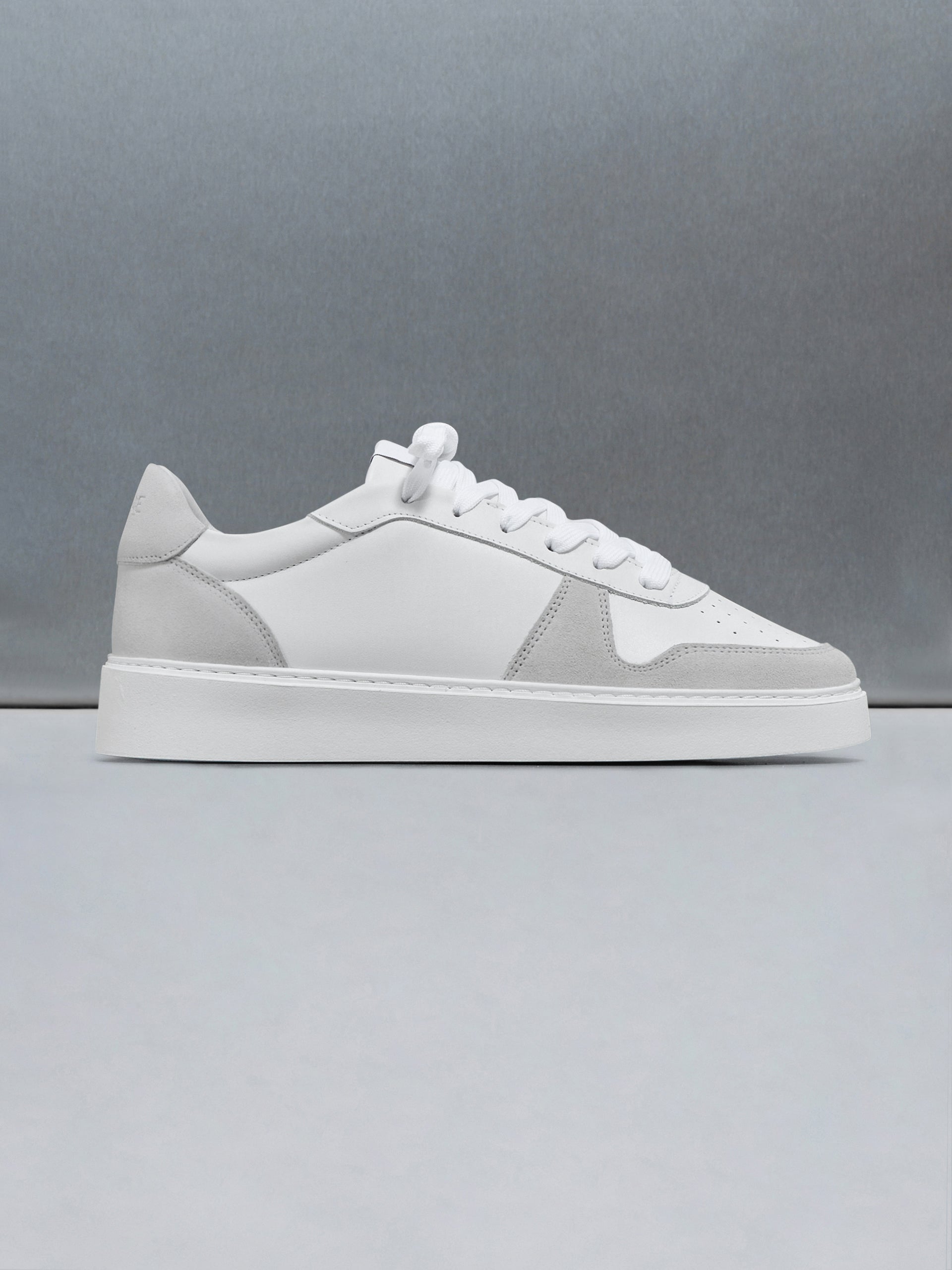 Mid Court Trainer in White Grey