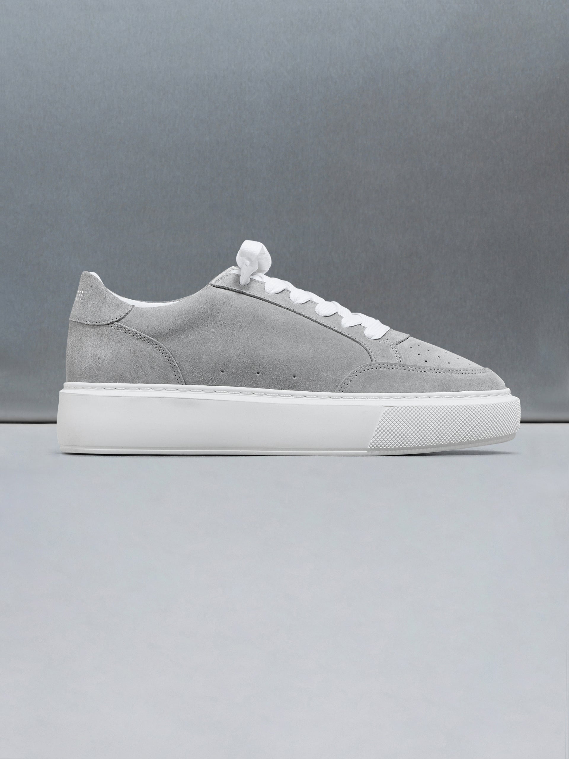 Suede Court 2.0 Trainer in Grey